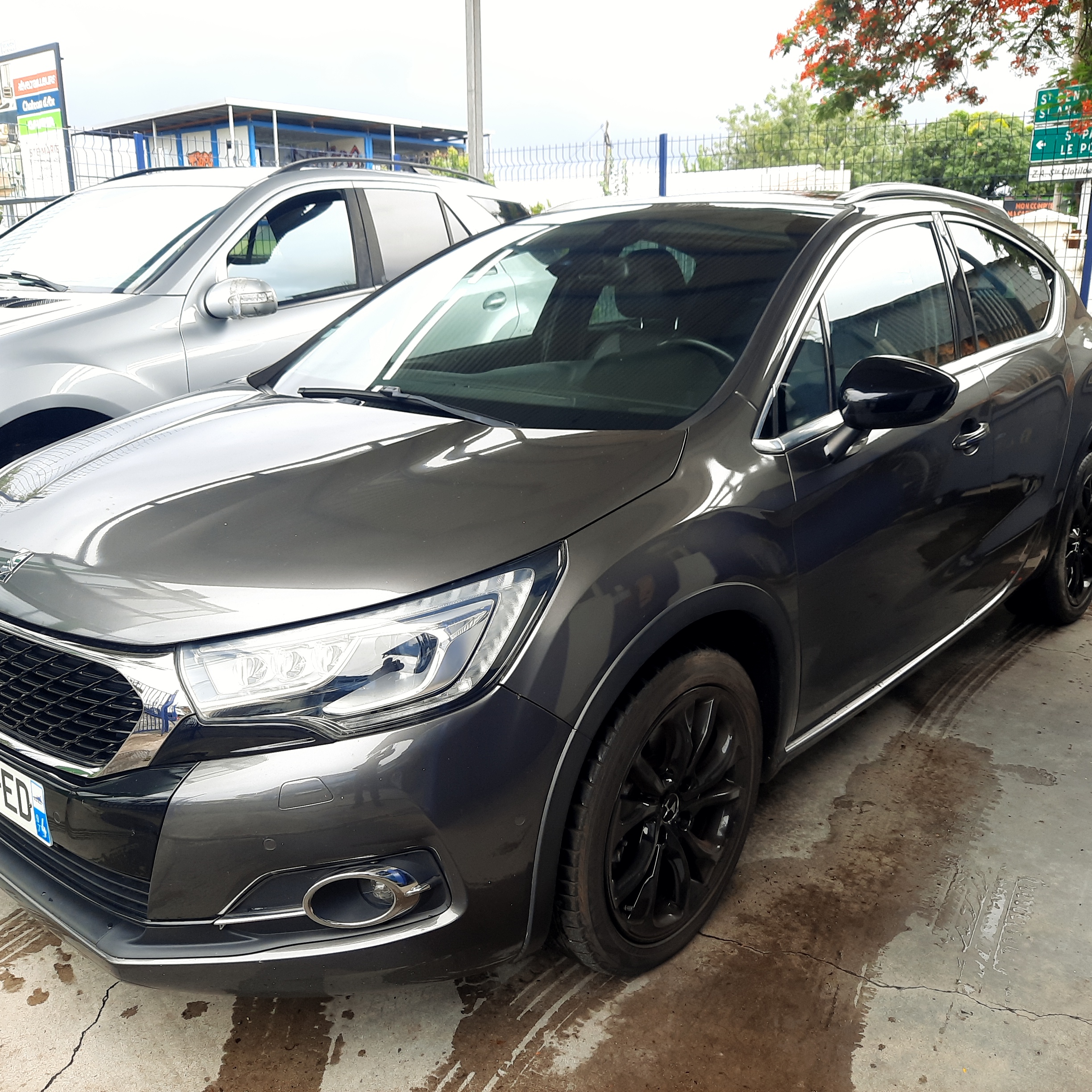 voiture occasion DS DS4 à la Réunion disponible sur noutlauto.re