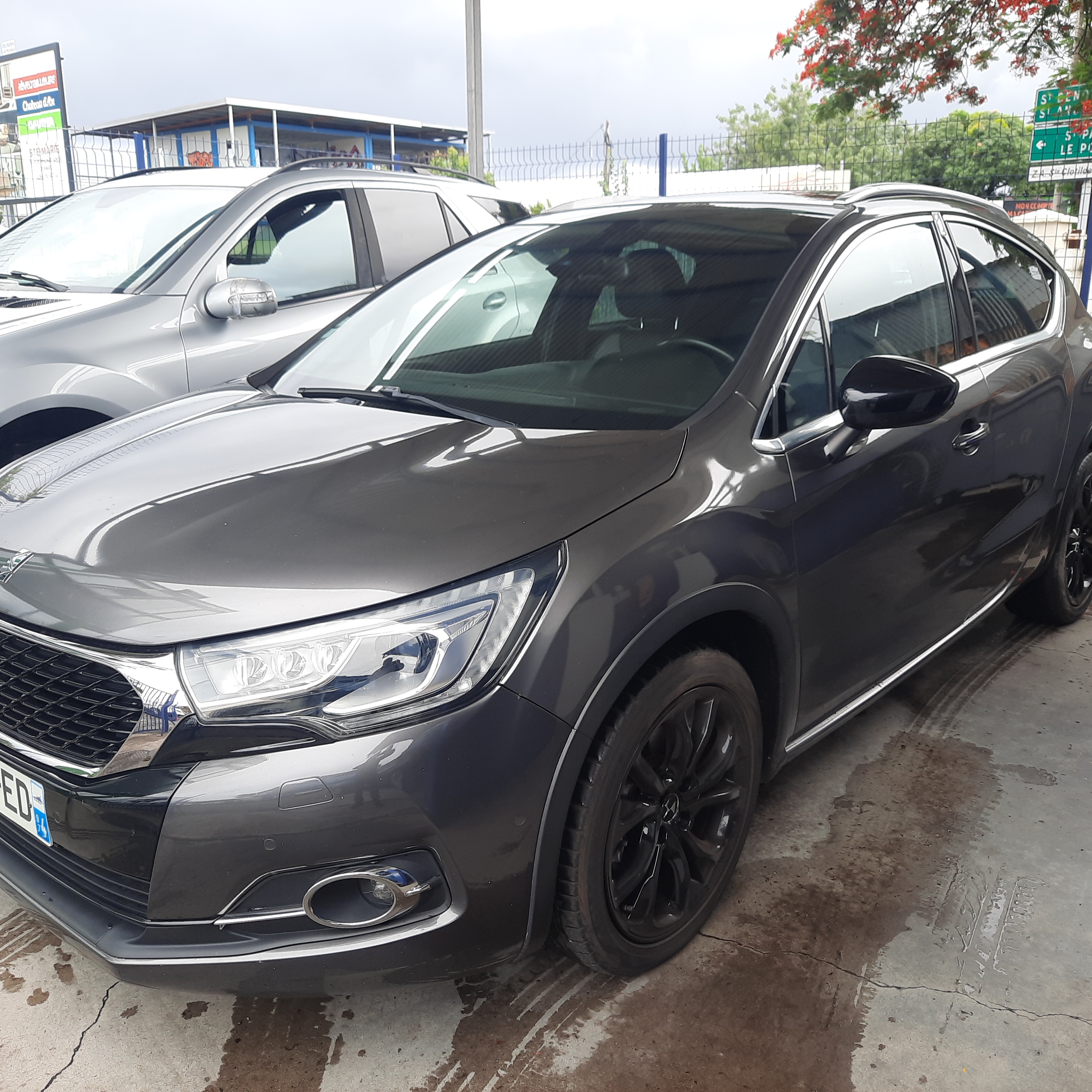voiture occasion DS DS4 à la Réunion disponible sur noutlauto.re