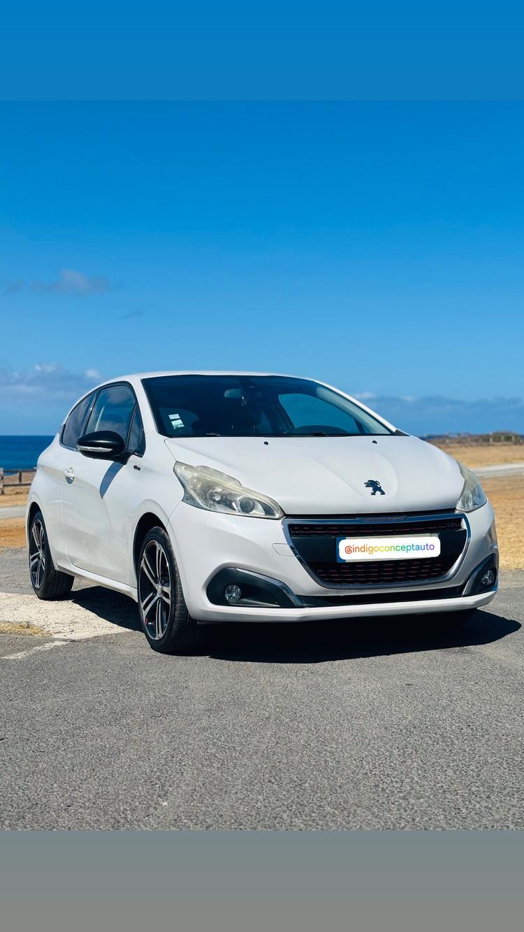 voiture occasion PEUGEOT 208 à la Réunion disponible sur noutlauto.re