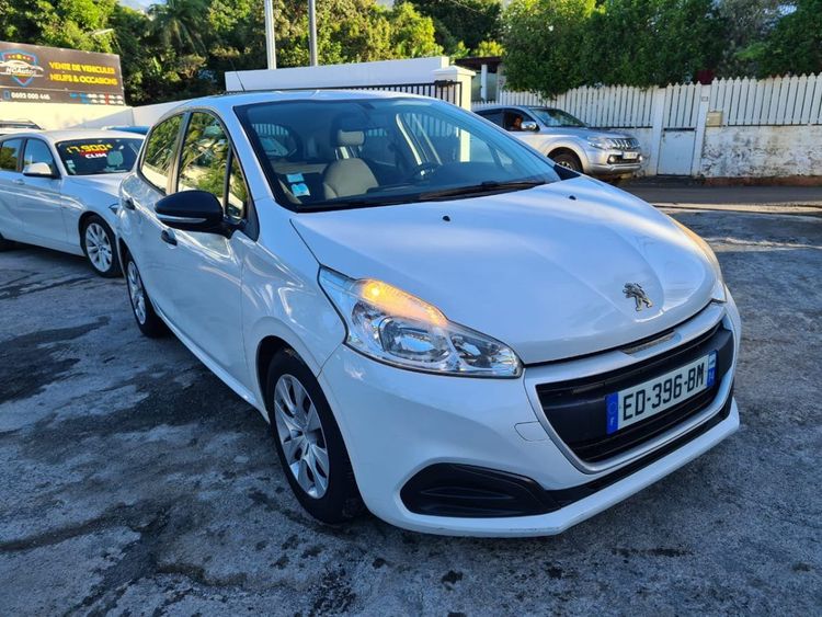 voiture occasion PEUGEOT 208 à la Réunion disponible sur noutlauto.re