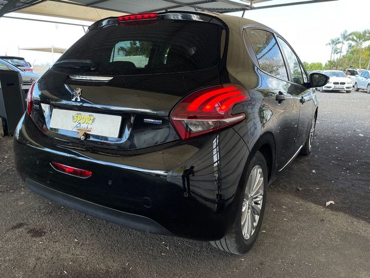 voiture occasion PEUGEOT 208 à la Réunion disponible sur noutlauto.re