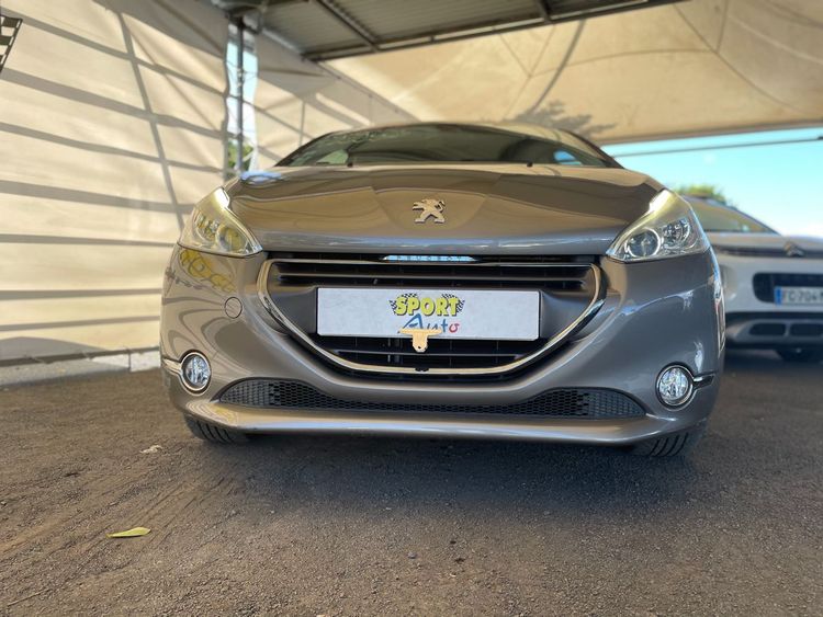 voiture occasion PEUGEOT 208 à la Réunion disponible sur noutlauto.re