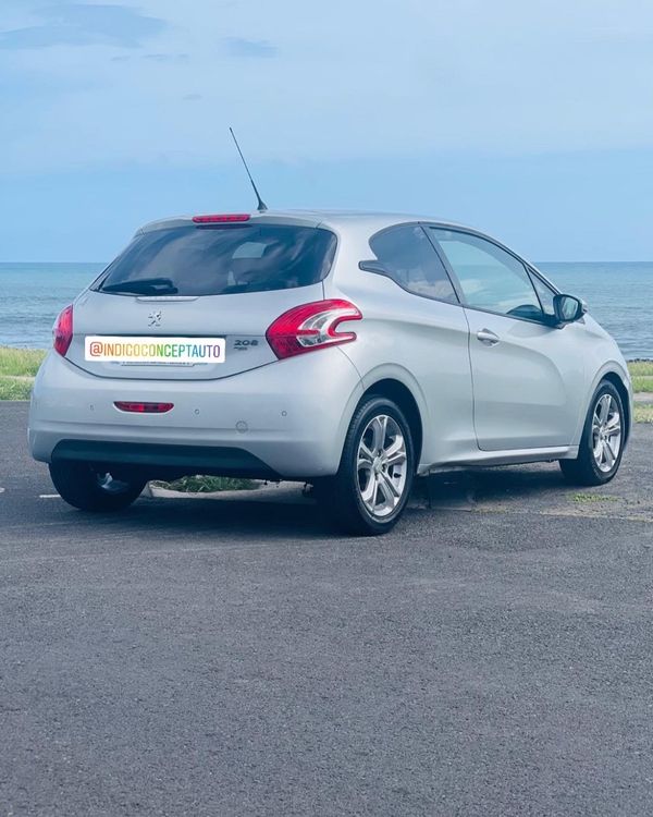 voiture occasion PEUGEOT 208 à la Réunion disponible sur noutlauto.re