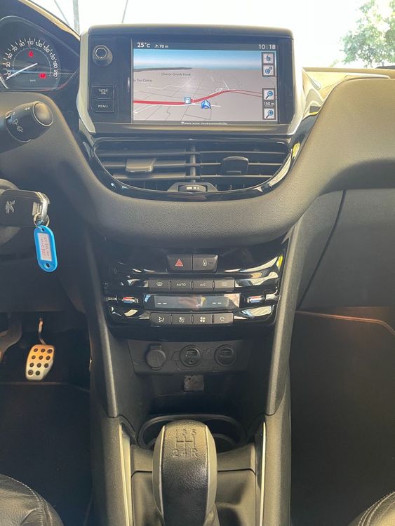 voiture occasion PEUGEOT 208 à la Réunion disponible sur noutlauto.re