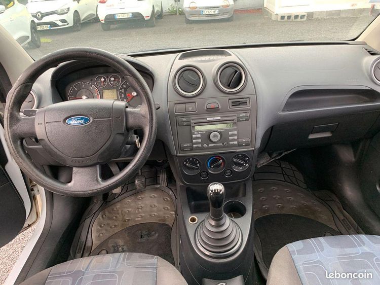 voiture occasion FORD FIESTA à la Réunion disponible sur noutlauto.re