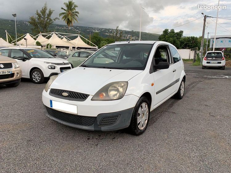 voiture occasion FORD FIESTA à la Réunion disponible sur noutlauto.re