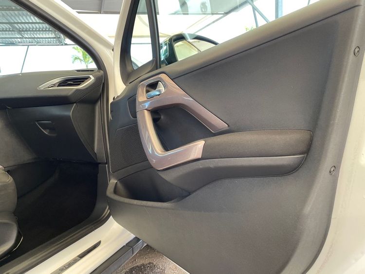 voiture occasion PEUGEOT 2008 à la Réunion disponible sur noutlauto.re