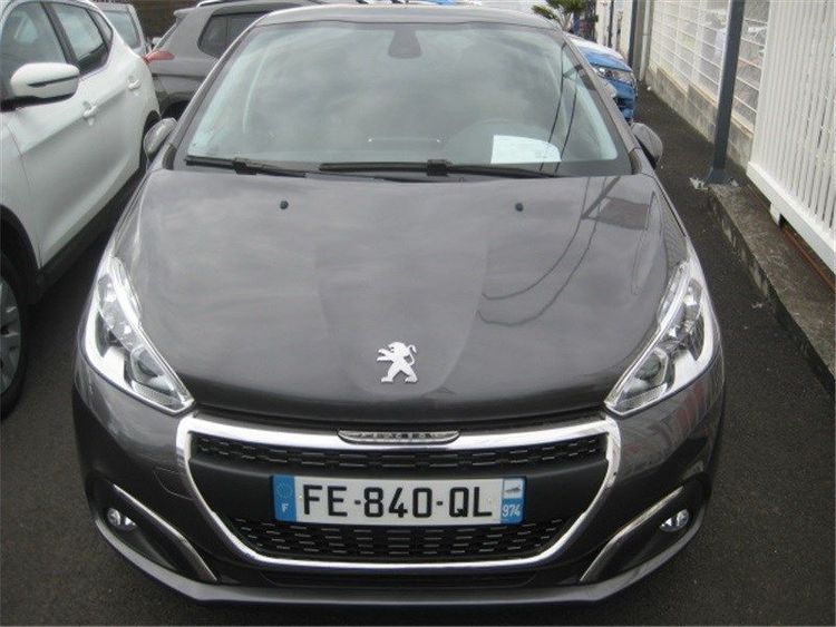 voiture occasion PEUGEOT 208 à la Réunion disponible sur noutlauto.re