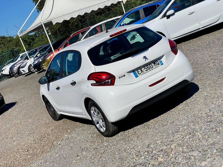 voiture occasion PEUGEOT 208 à la Réunion disponible sur noutlauto.re