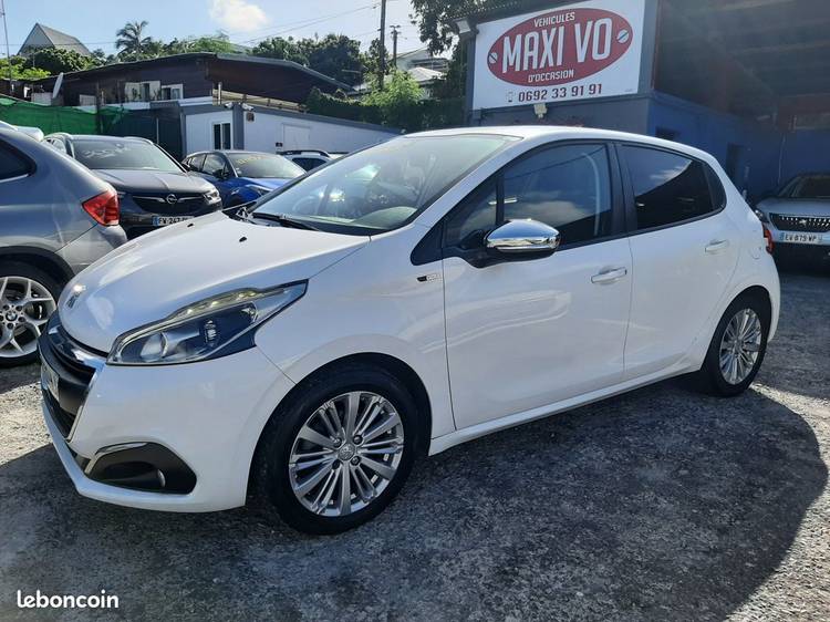 voiture occasion PEUGEOT 208 à la Réunion disponible sur noutlauto.re