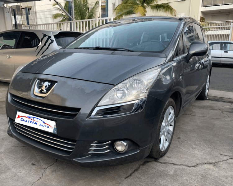 voiture occasion PEUGEOT 5008 à la Réunion disponible sur noutlauto.re