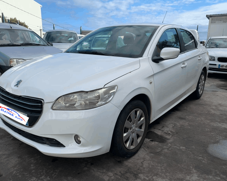 voiture occasion PEUGEOT 301 à la Réunion disponible sur noutlauto.re