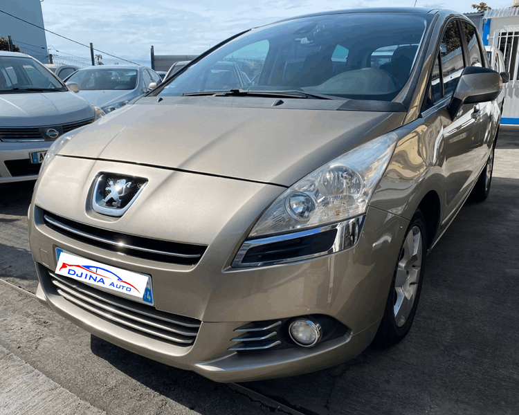 voiture occasion PEUGEOT 5008 à la Réunion disponible sur noutlauto.re