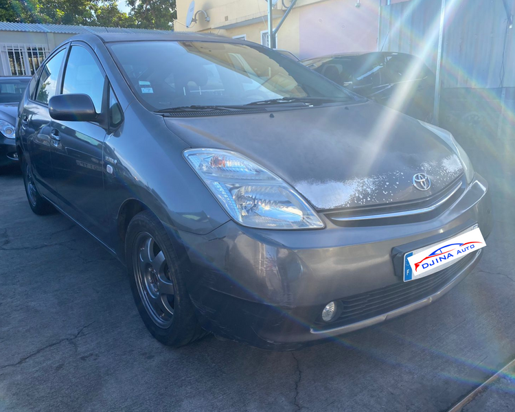 voiture occasion TOYOTA PRIUS à la Réunion disponible sur noutlauto.re
