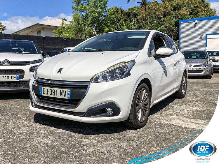 voiture occasion PEUGEOT 208 à la Réunion disponible sur noutlauto.re