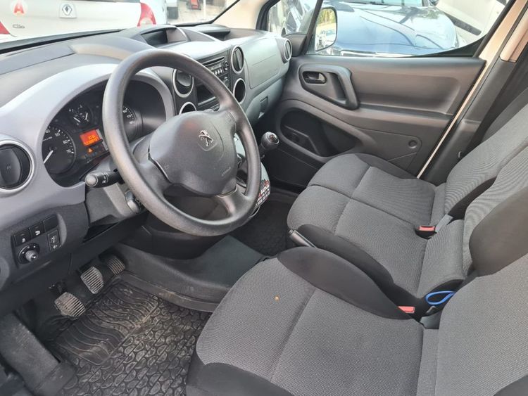 voiture occasion PEUGEOT PARTNER à la Réunion disponible sur noutlauto.re