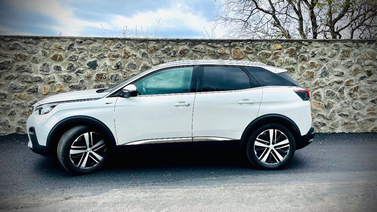 voiture occasion PEUGEOT 3008 à la Réunion disponible sur noutlauto.re