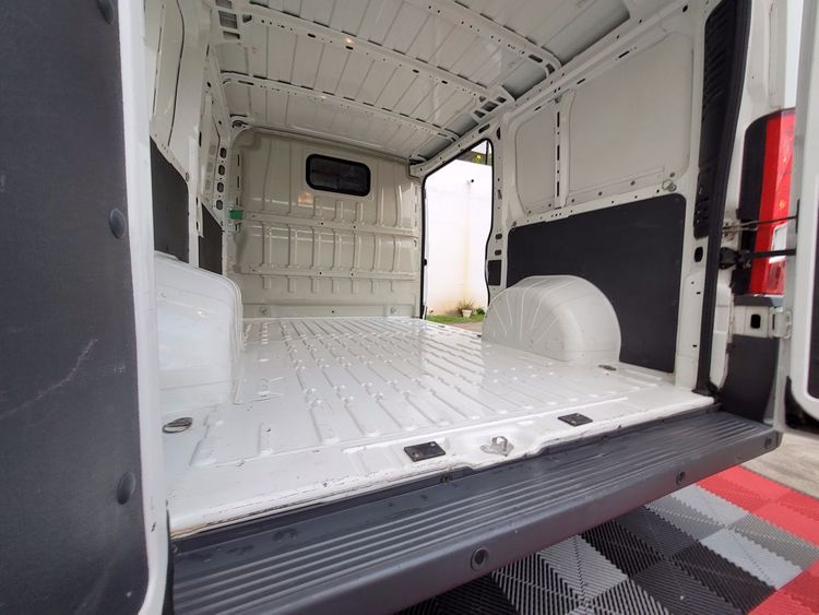 voiture occasion PEUGEOT BOXER à la Réunion disponible sur noutlauto.re