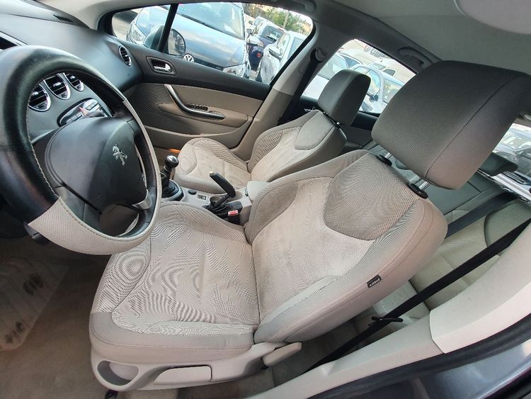 voiture occasion PEUGEOT 308 à la Réunion disponible sur noutlauto.re