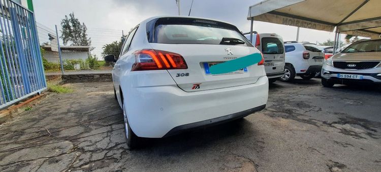 voiture occasion PEUGEOT 308 à la Réunion disponible sur noutlauto.re