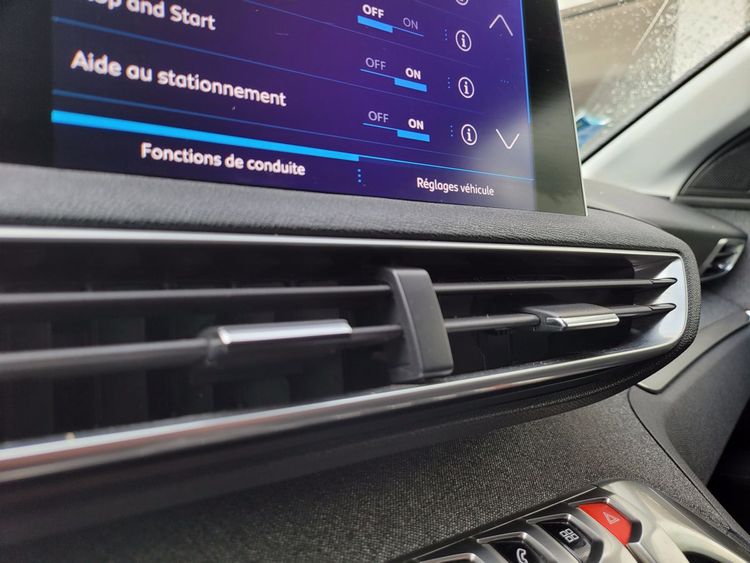 voiture occasion PEUGEOT 3008 à la Réunion disponible sur noutlauto.re