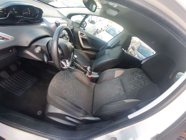 voiture occasion PEUGEOT 2008 à la Réunion disponible sur noutlauto.re