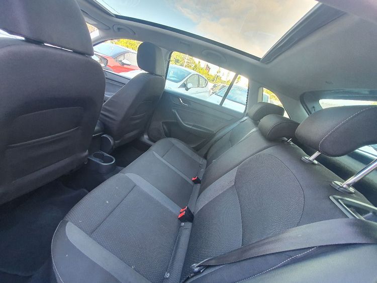 voiture occasion SKODA RAPID à la Réunion disponible sur noutlauto.re