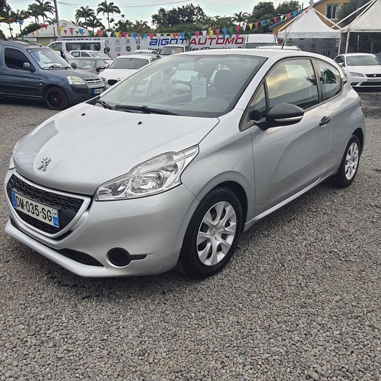 voiture occasion PEUGEOT 208 à la Réunion disponible sur noutlauto.re