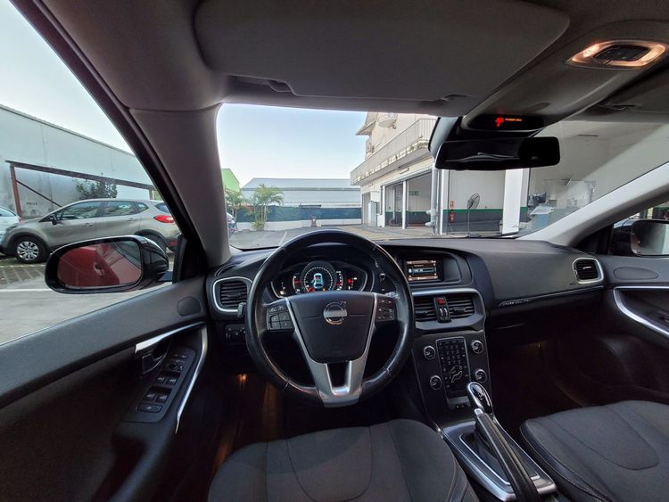 voiture occasion VOLVO V 40 à la Réunion disponible sur noutlauto.re