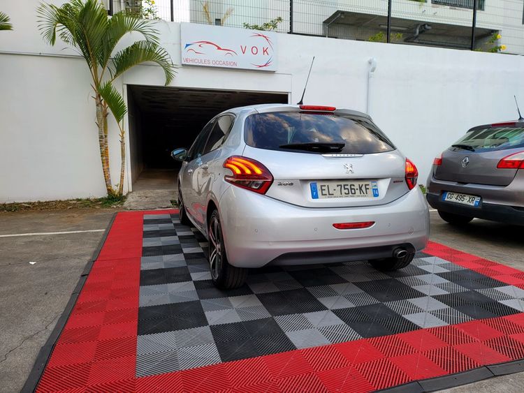 voiture occasion PEUGEOT 208 à la Réunion disponible sur noutlauto.re
