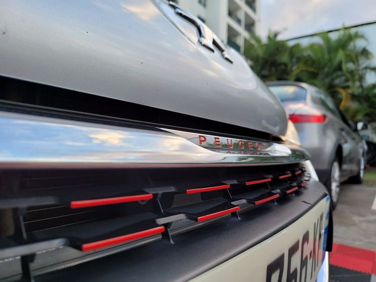 voiture occasion PEUGEOT 208 à la Réunion disponible sur noutlauto.re