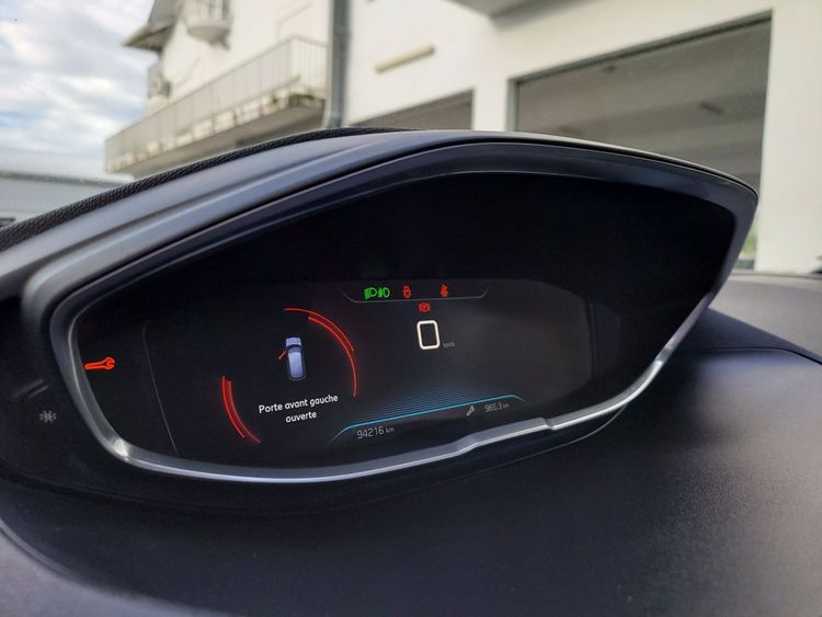 voiture occasion PEUGEOT 3008 à la Réunion disponible sur noutlauto.re