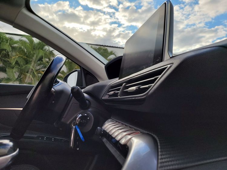 voiture occasion PEUGEOT 3008 à la Réunion disponible sur noutlauto.re