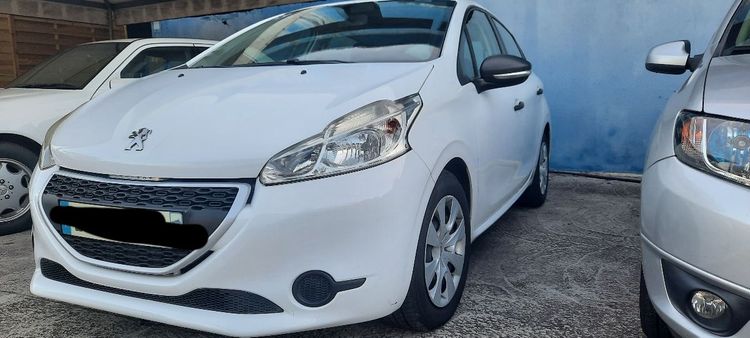 voiture occasion PEUGEOT 208 à la Réunion disponible sur noutlauto.re