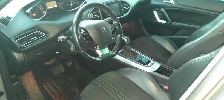 voiture occasion PEUGEOT 308 à la Réunion disponible sur noutlauto.re