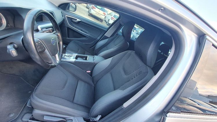 voiture occasion VOLVO V 60 à la Réunion disponible sur noutlauto.re