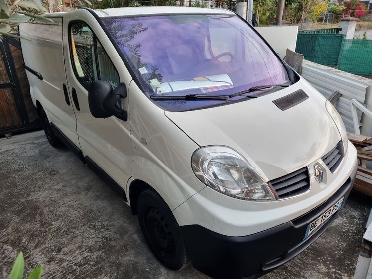 voiture occasion RENAULT TRAFIC à la Réunion disponible sur noutlauto.re