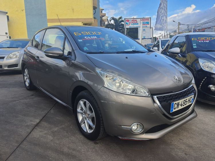 voiture occasion PEUGEOT 208 à la Réunion disponible sur noutlauto.re
