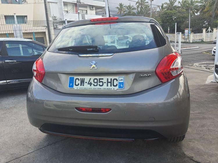 voiture occasion PEUGEOT 208 à la Réunion disponible sur noutlauto.re