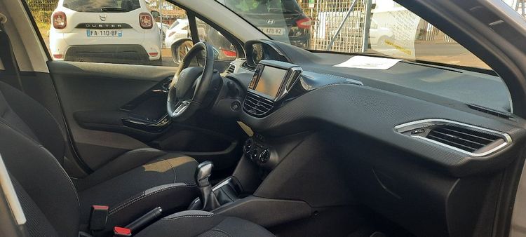 voiture occasion PEUGEOT 208 à la Réunion disponible sur noutlauto.re
