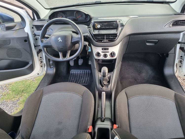 voiture occasion PEUGEOT 208 à la Réunion disponible sur noutlauto.re