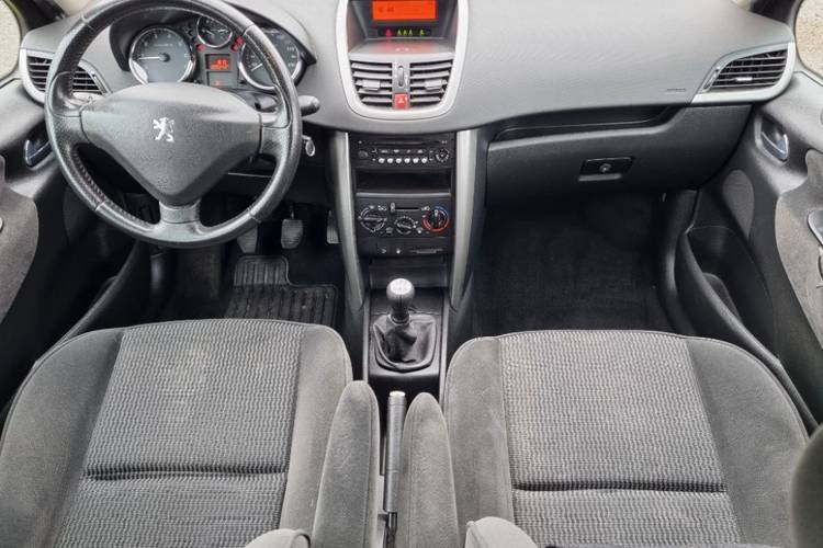 voiture occasion PEUGEOT 207 à la Réunion disponible sur noutlauto.re