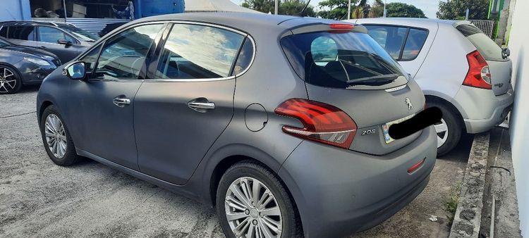 voiture occasion PEUGEOT 208 à la Réunion disponible sur noutlauto.re