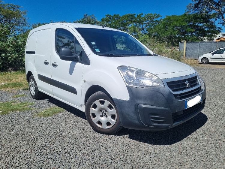 voiture occasion PEUGEOT PARTNER à la Réunion disponible sur noutlauto.re