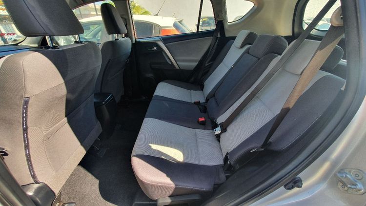voiture occasion TOYOTA RAV4 à la Réunion disponible sur noutlauto.re