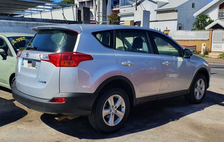 voiture occasion TOYOTA RAV4 à la Réunion disponible sur noutlauto.re