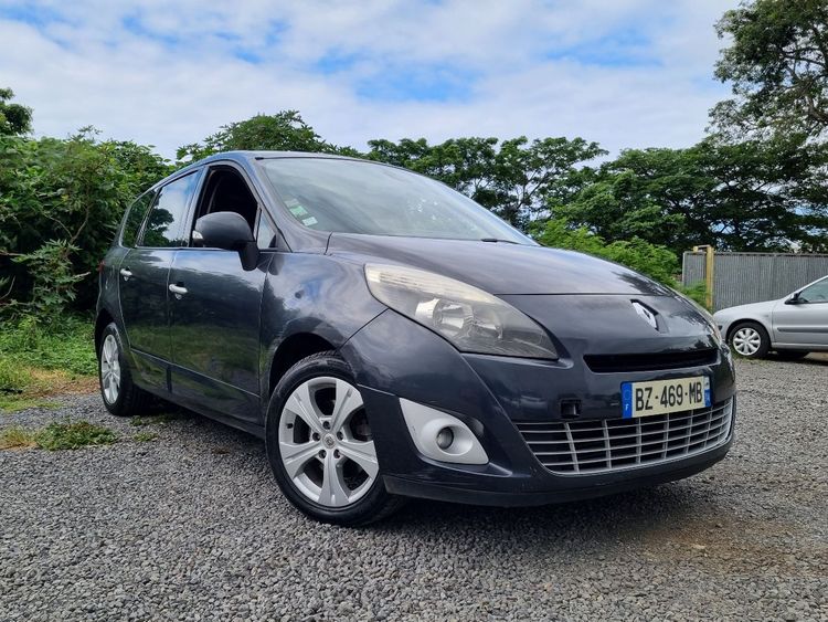 voiture occasion RENAULT GRAND SCENIC à la Réunion disponible sur noutlauto.re
