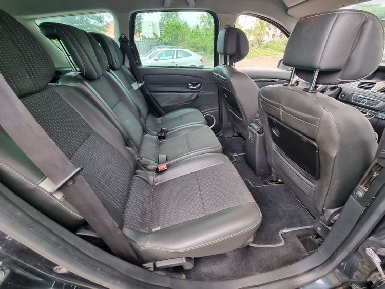 voiture occasion RENAULT GRAND SCENIC à la Réunion disponible sur noutlauto.re