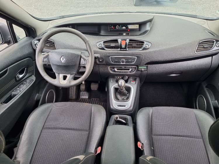 voiture occasion RENAULT GRAND SCENIC à la Réunion disponible sur noutlauto.re