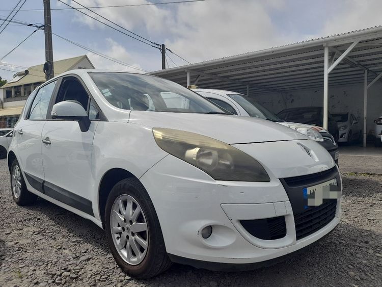 voiture occasion RENAULT SCENIC à la Réunion disponible sur noutlauto.re